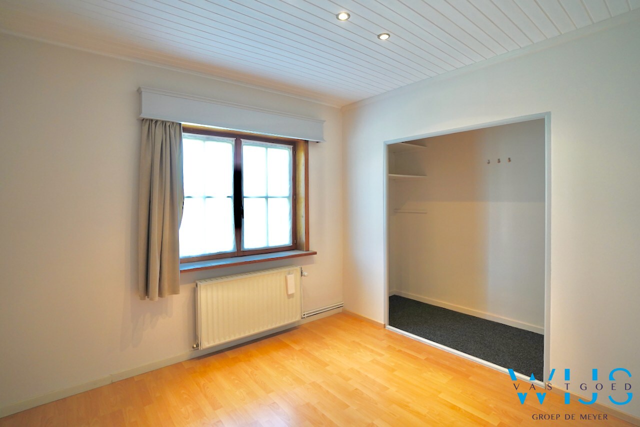 Instapklare gezinswoning met 4 slaapkamers in woonwijk te EVERGEM ! 