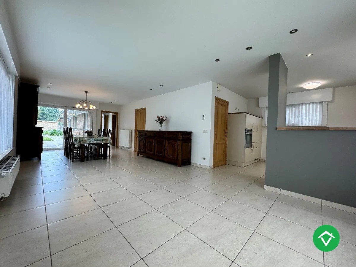 Alleenstaande woning met 3 slaapkamers en garage te Koekelare 