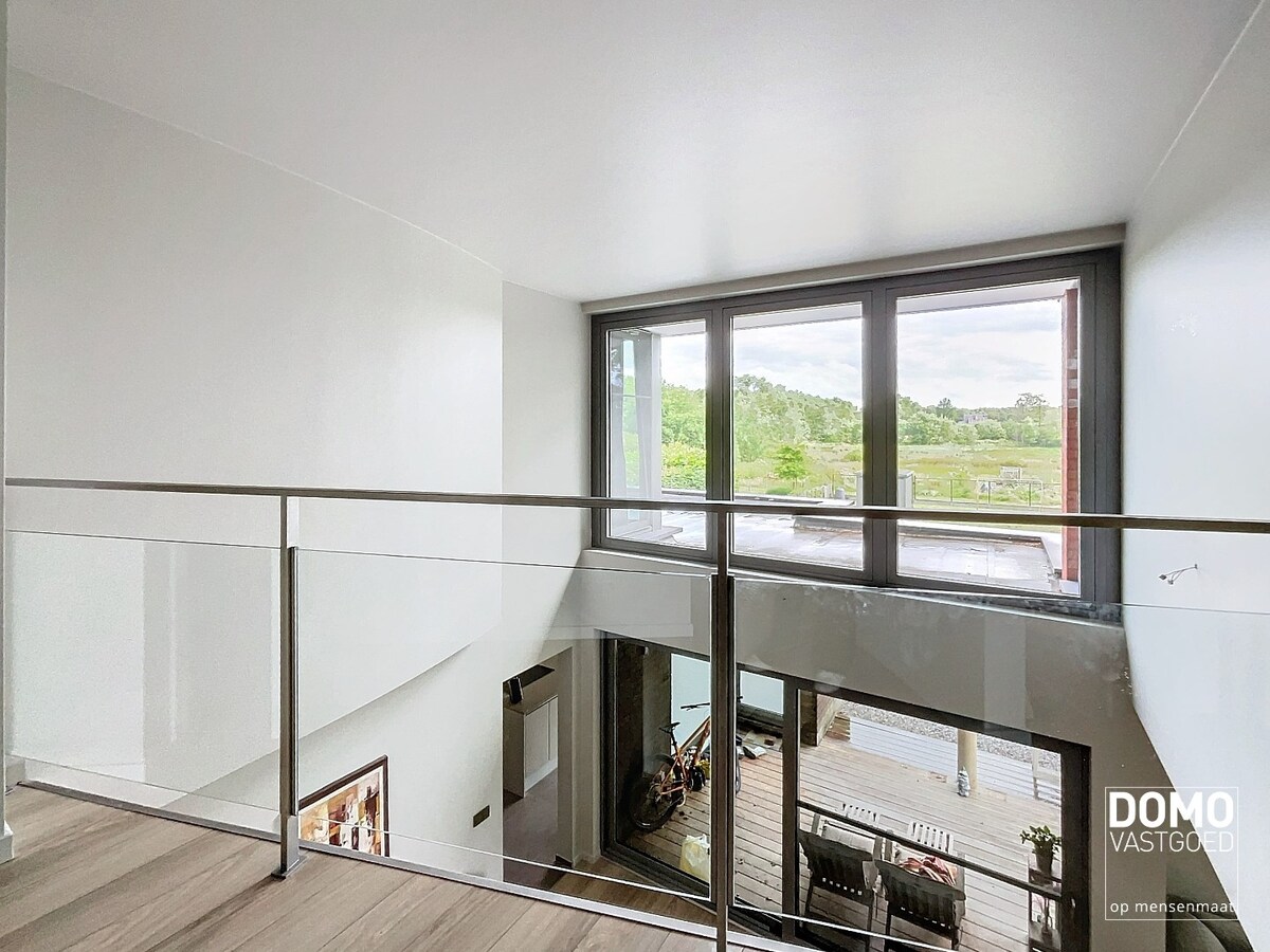 PRACHTIGE VILLA MET 3 SLAAPKAMERS, INPANDIGE GARAGE EN RUIME TUIN IN BOLDERBERG 