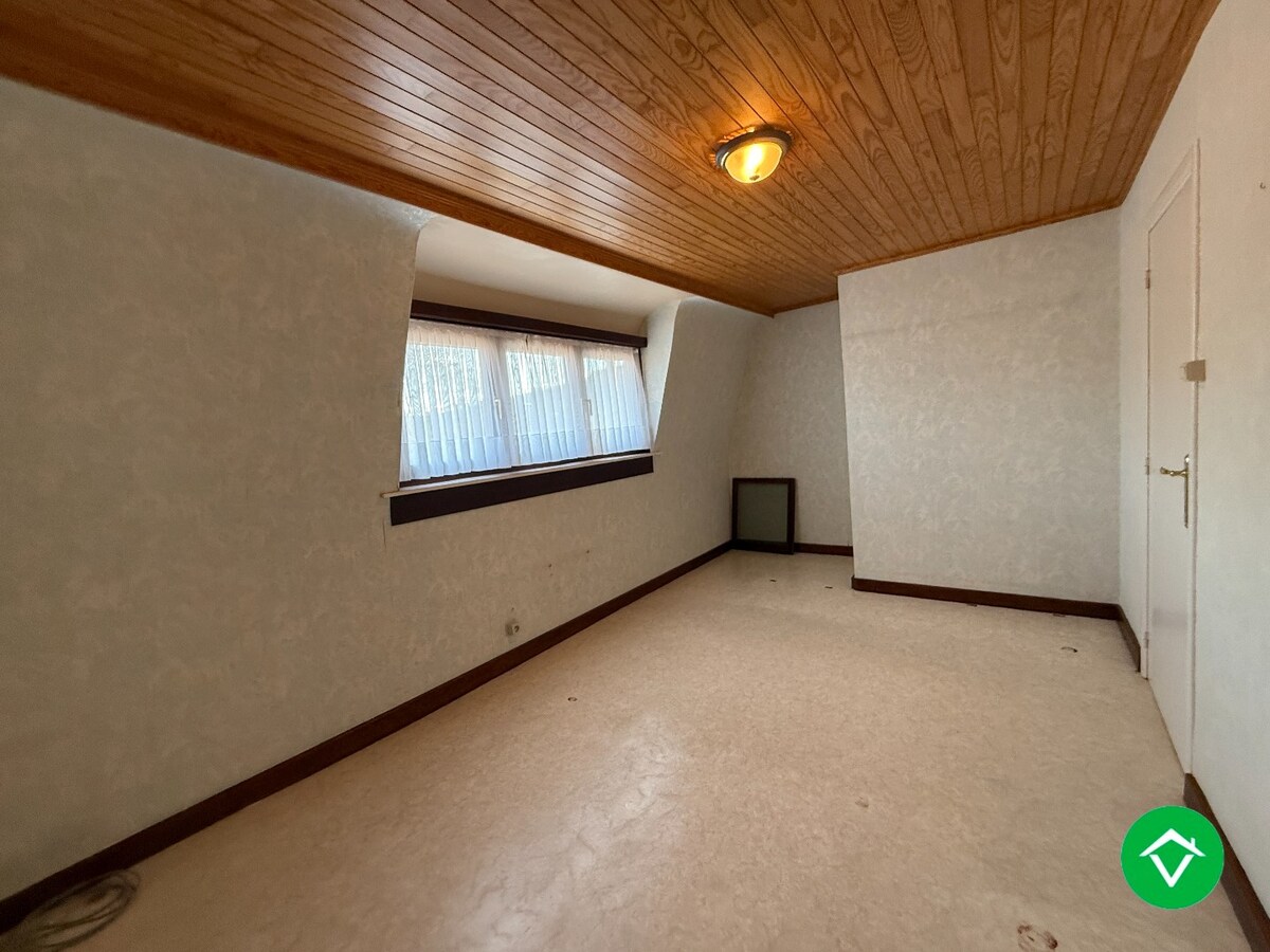 Centraal gelegen woning met 3 slaapkamers en diepe tuin te Roeselare 