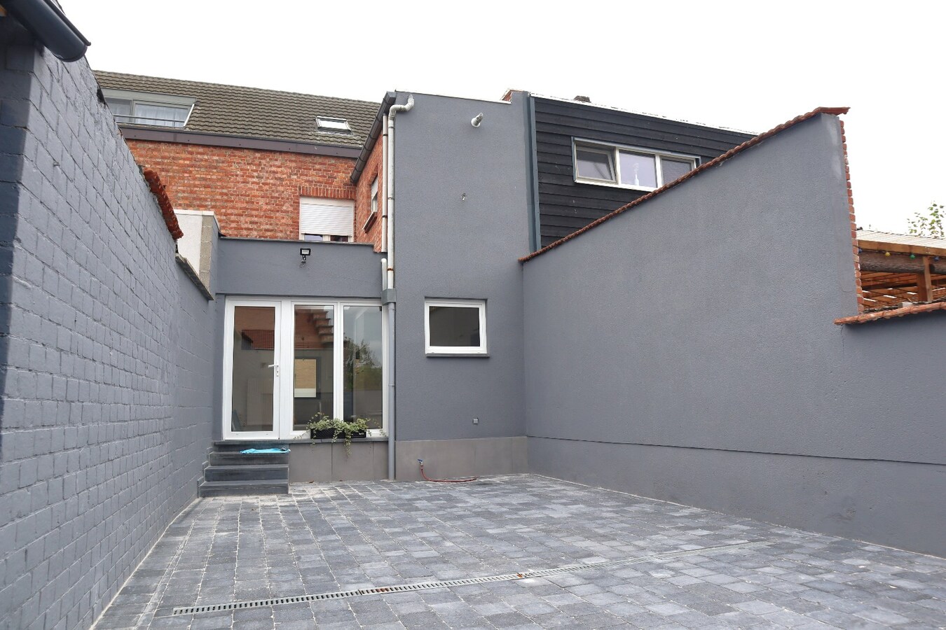 Prachtig gerenoveerde rijwoning met 4 slaapkamers te Bierbeek 