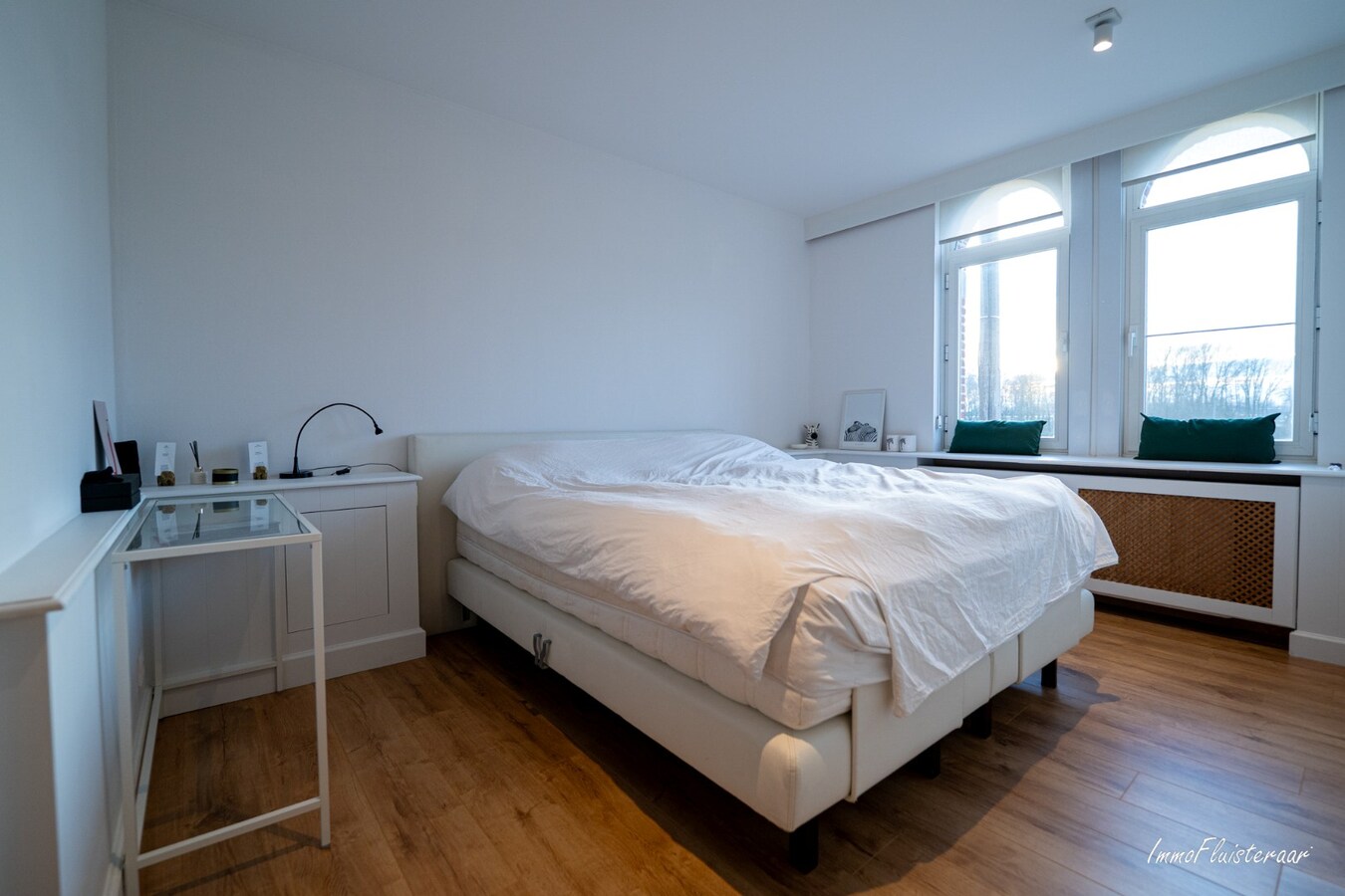 Karakteristieke villa met paardenaccommodatie op ca. 9.680 m2 te Tisselt (Willebroek) 