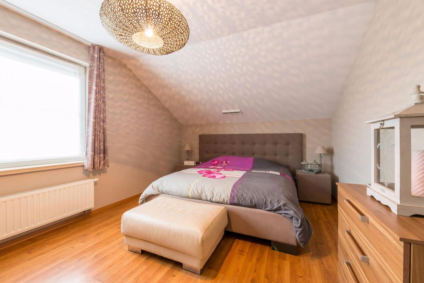 Prachtig afgewerkte halfopen woning met 3 slaapkamers 