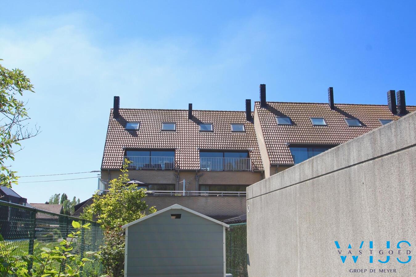 Gezellige 2 slaapkamerduplex mét garage 