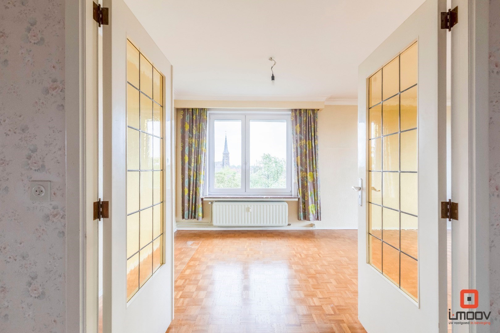 Ruim en lichtrijk drieslaapkamerappartement met prachtig zicht op het water en het groen! 