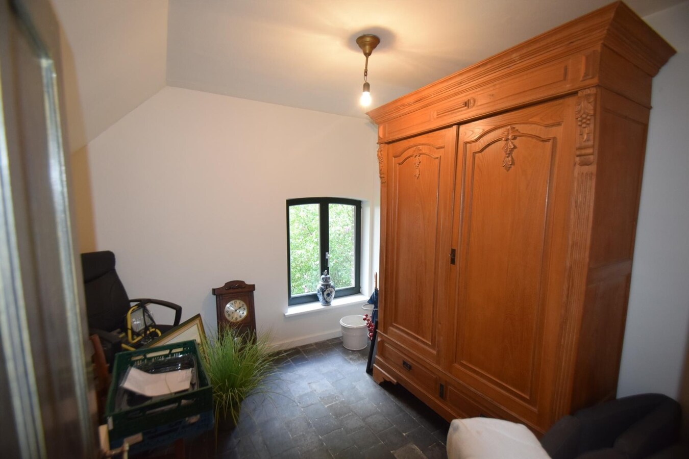 Authentieke hoeve op 3886 m² grond, landelijk gelegen met prachtige tuin. PAS VRIJ VANAF 15 JAN. 2026!! 