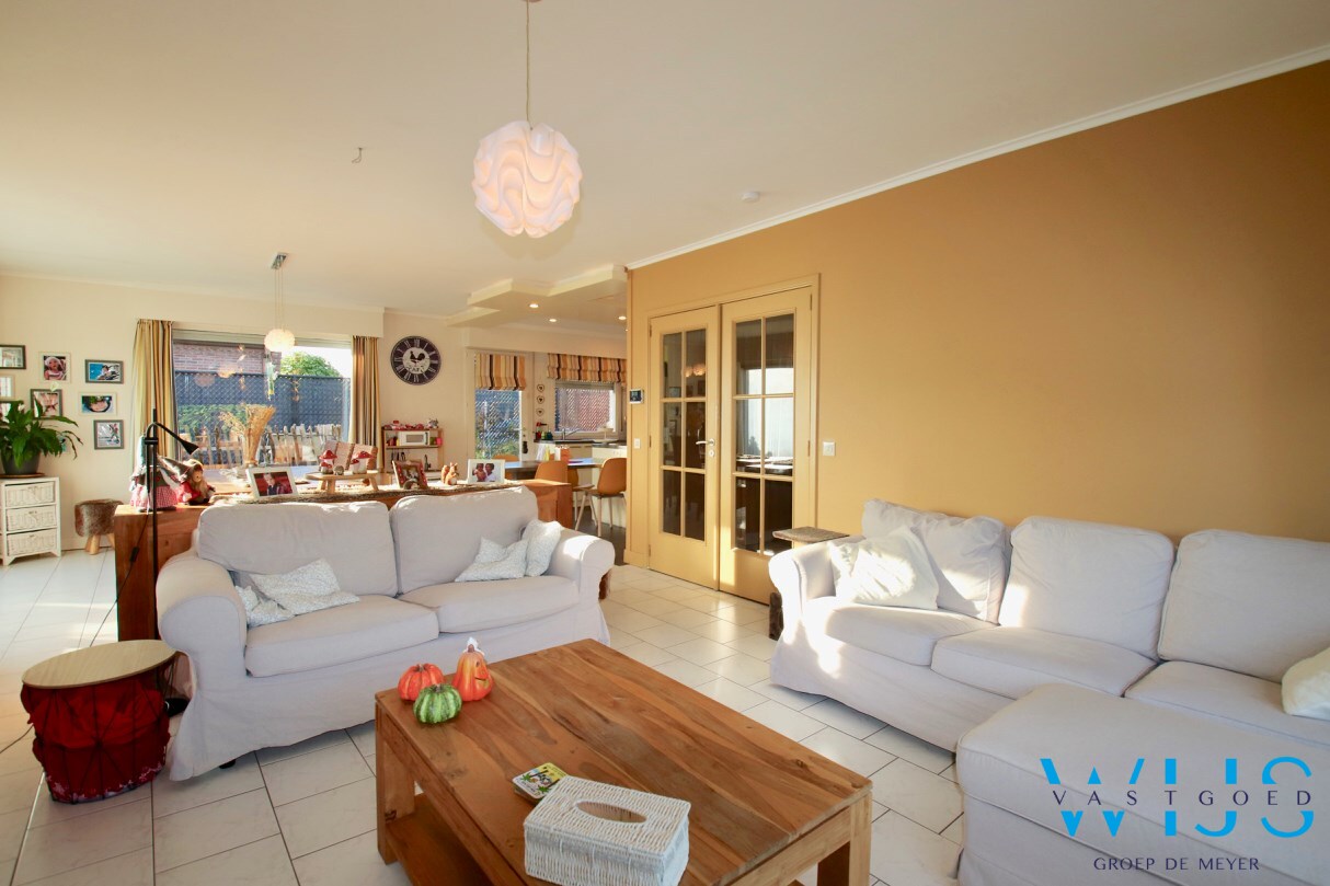 Ruime bungalow in een rustige woonwijk te Lovendegem ! 