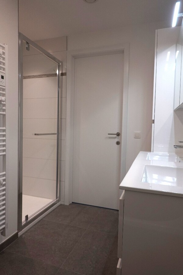 Prachtig 3-slaapkamerappartement met staanplaats in het voormalige gemeentehuis van Vleteren 