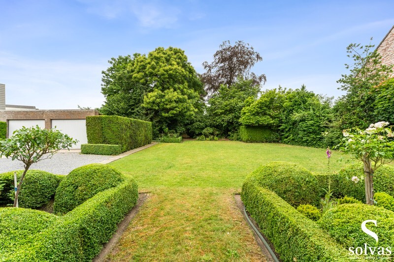 Ruime pastorie met tuin, terras, garage en energielabel G in Aalter - perceeloppervlakte 1545m² 