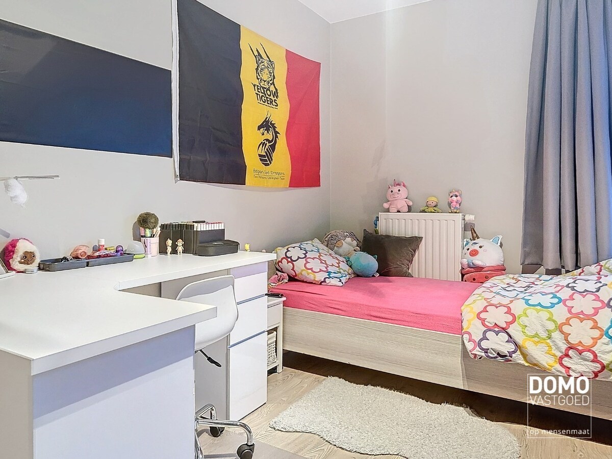 Instapklare en zeer ruime woning te Kuringen. 