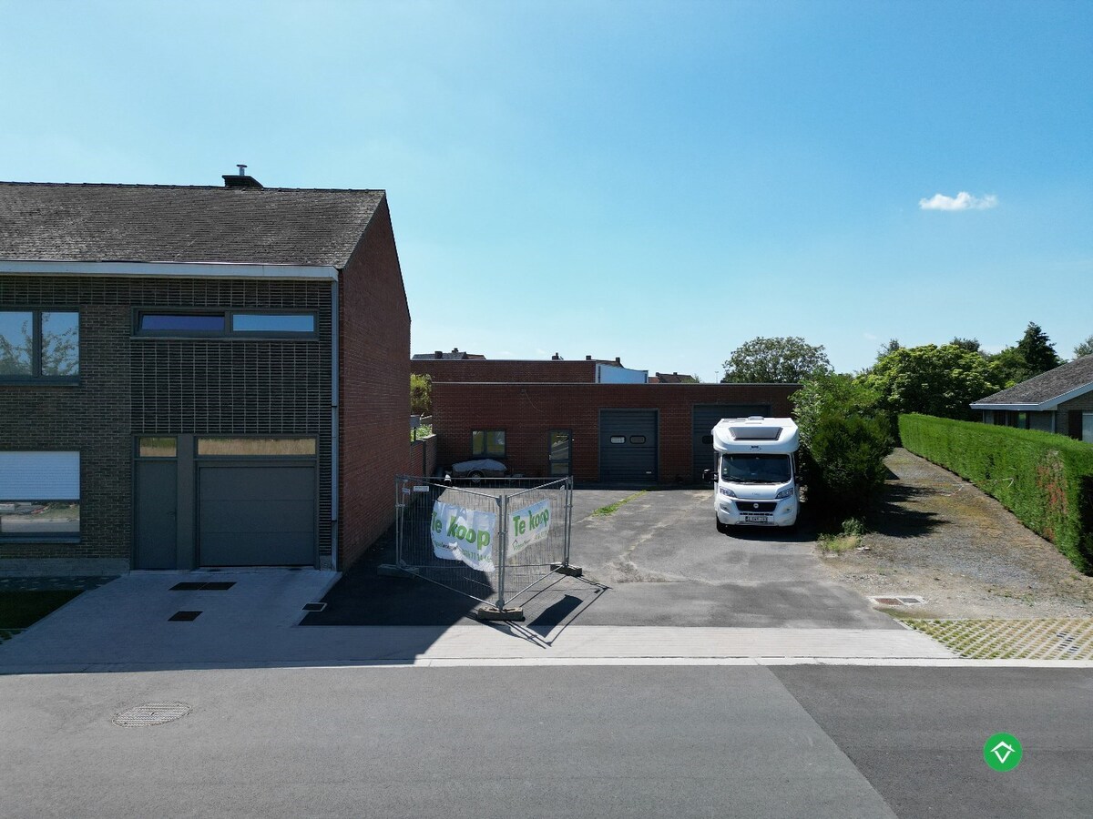 Opslagplaats op een perceel van 446 m² te Gits 