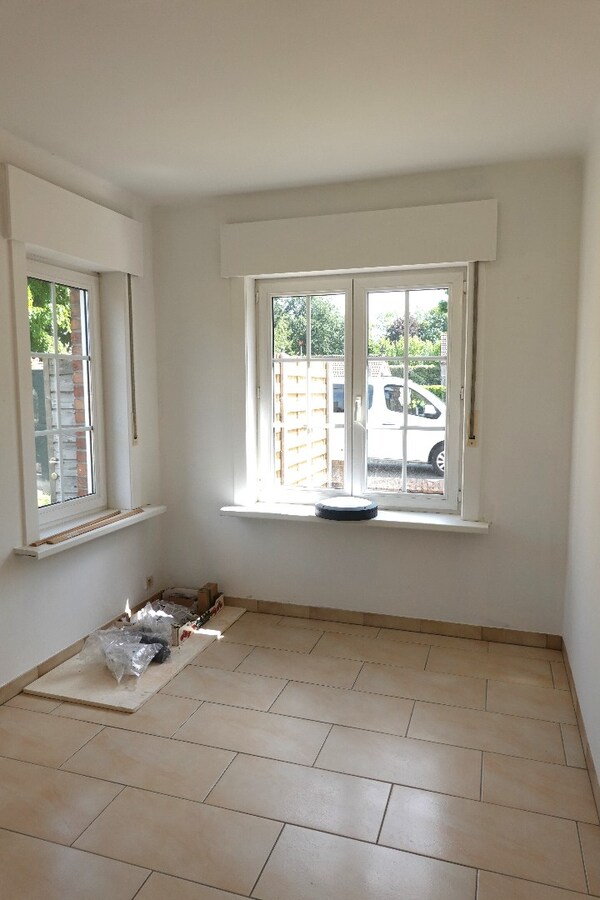 Te huur: ruime woning met 5 slaapkamers, tuin en garage 