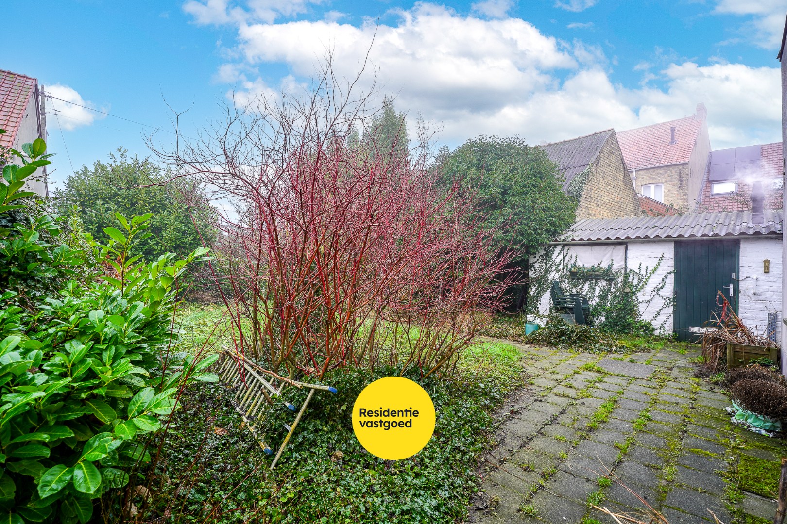 Gezellige woning met veel potentieel te Pervijze op 341m²! 