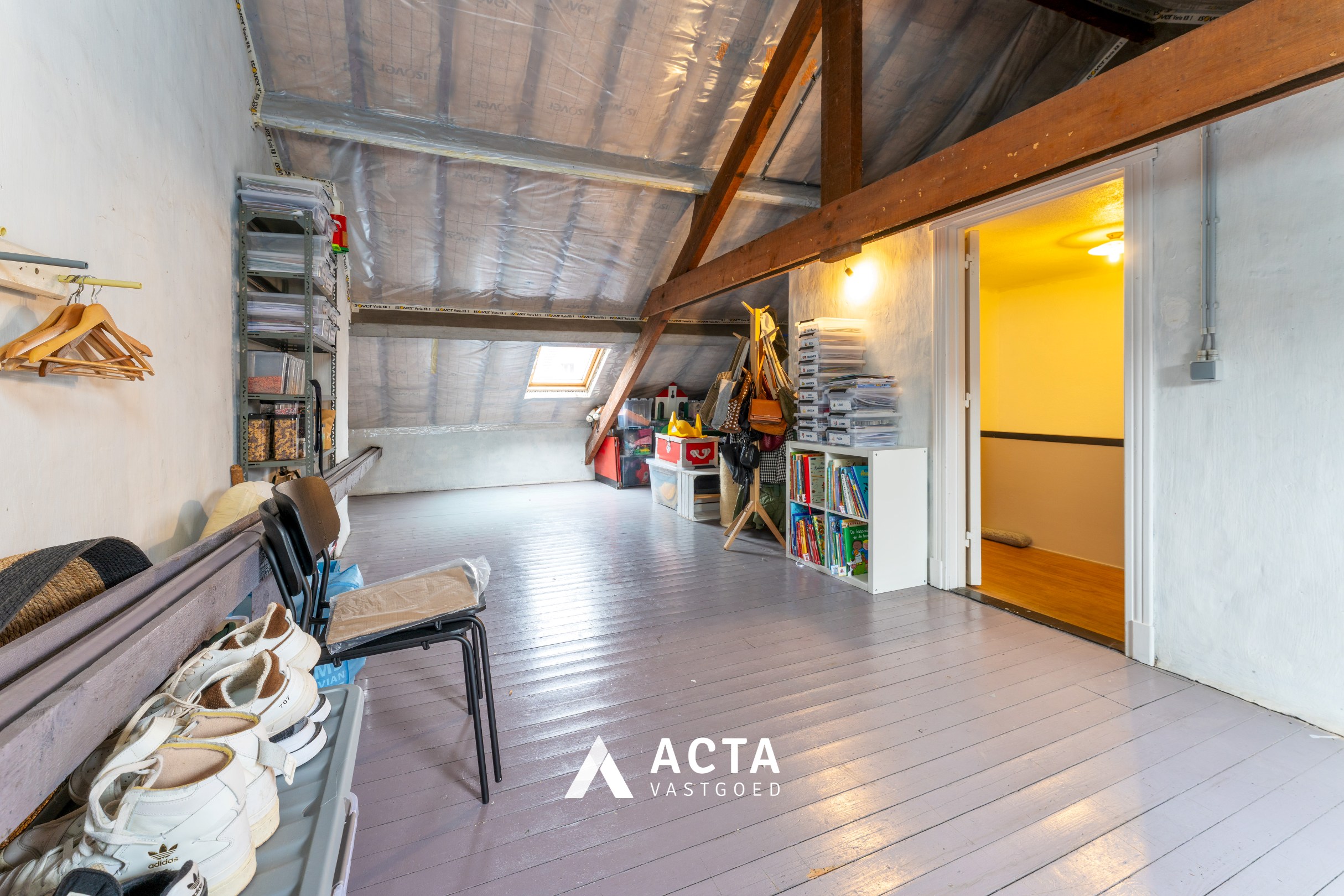 Instapklare stadswoning met drie slaapkamers en tuin 