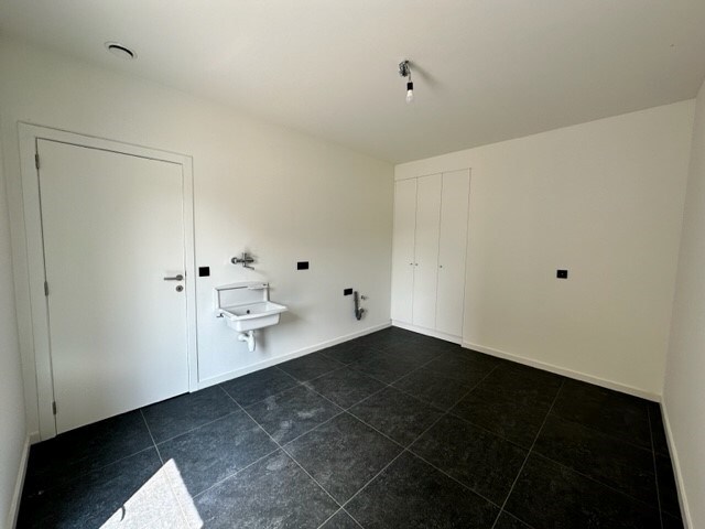Comfortabele, hoog afgewerkte en energiezuinige nieuwbouwwoning gelegen in een rustige omgeving in Neeroeteren. 