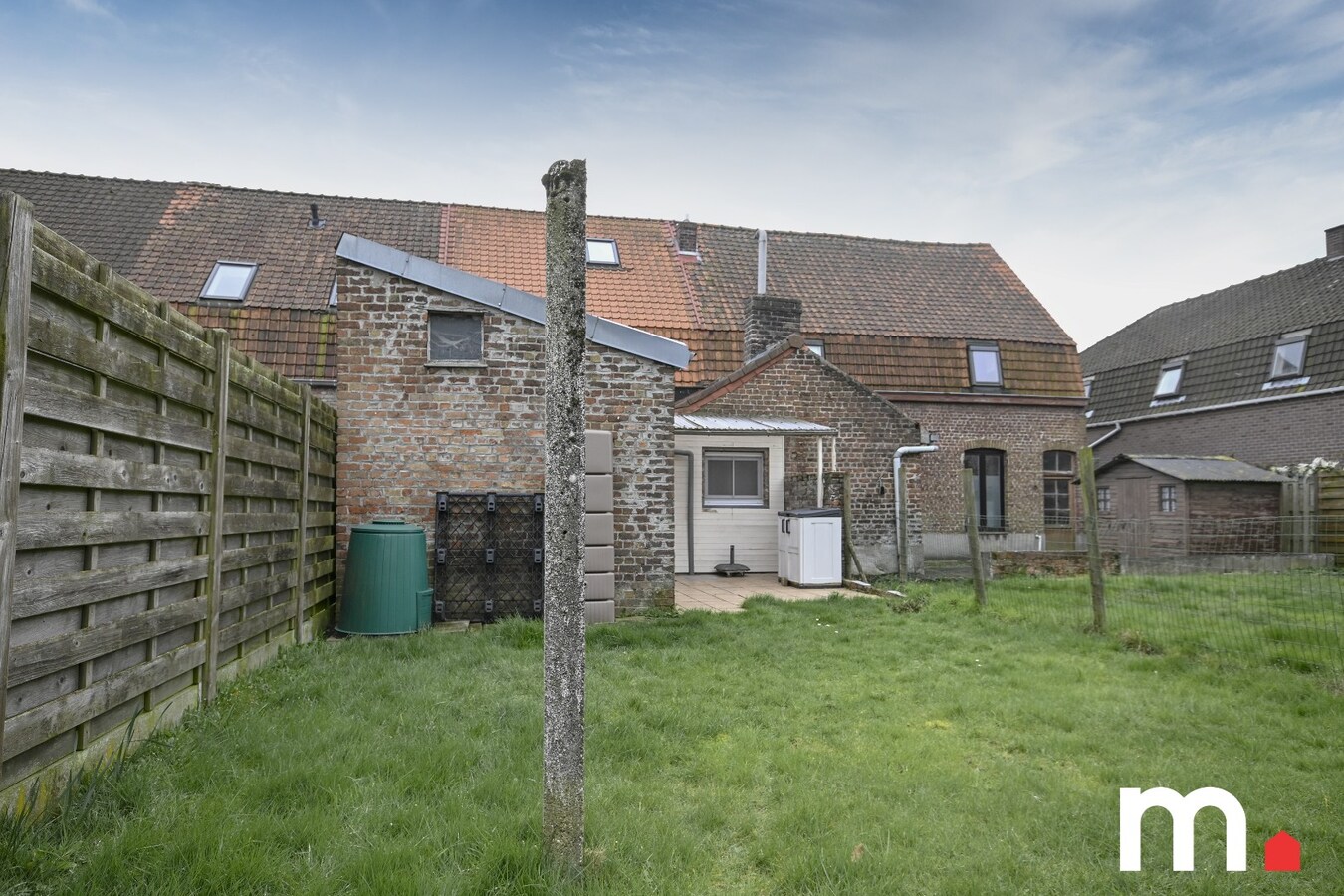 Instapklare gezinswoning met 3 slaapkamers, tuin, zonnepanelen en ruime zolder! 
