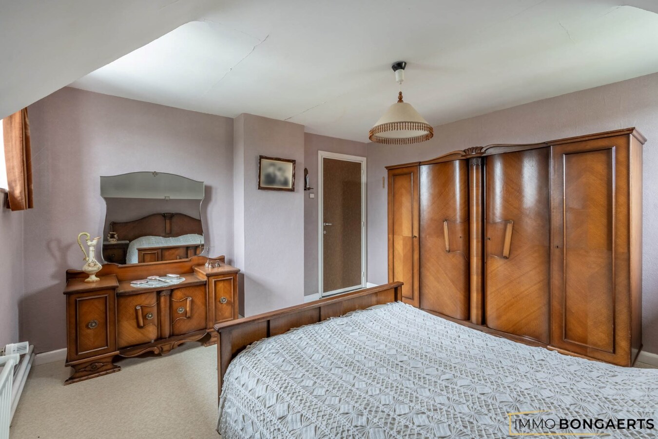 Ruime woning met tuin, garage en 3 slaapkamers in Oudsbergen . 