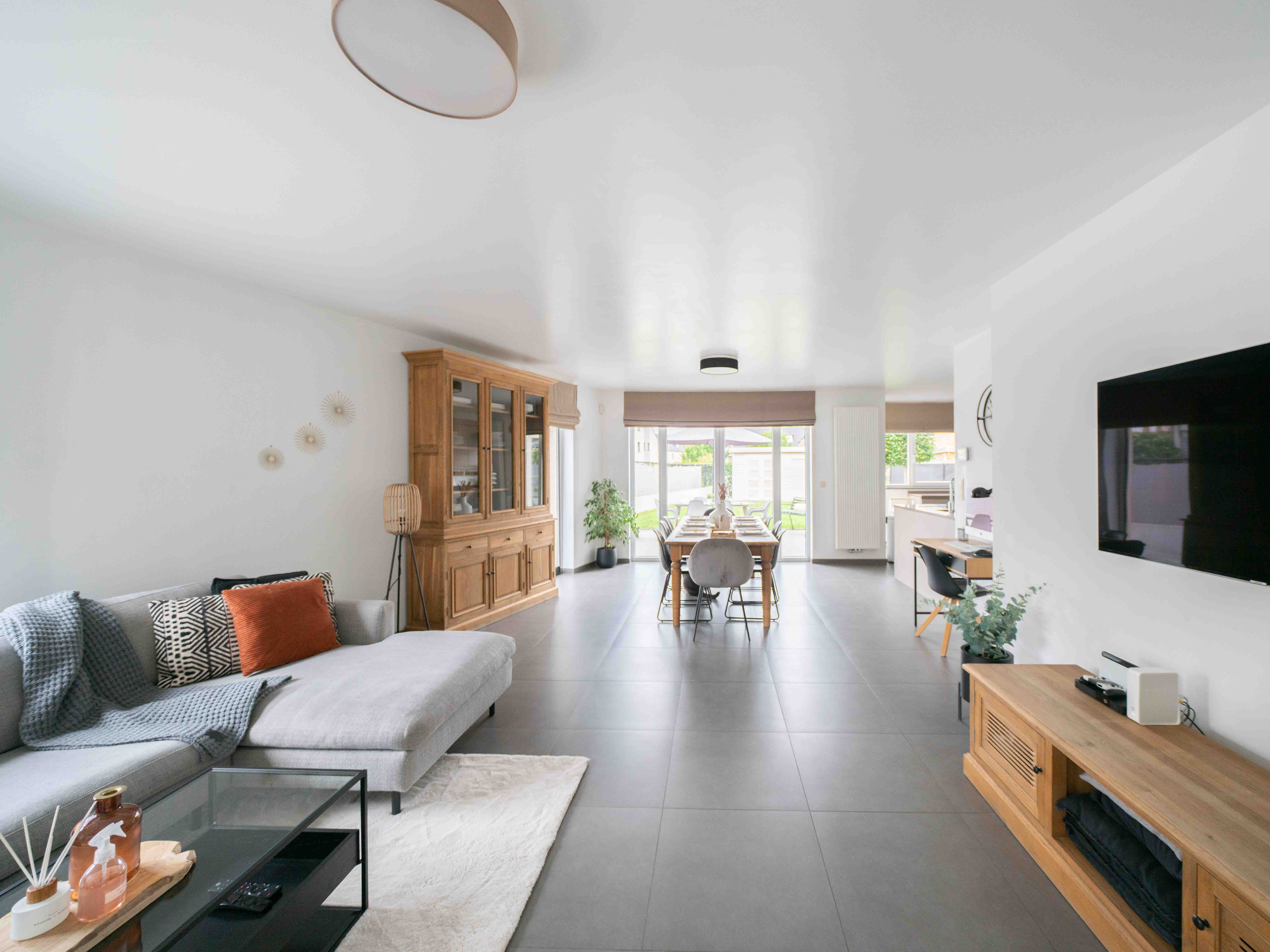 Recente woning met 7 kamers, 2 badkamers, garage en tuin 