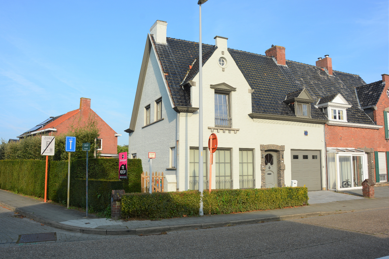 Sublieme gerenoveerde hoekwoning op rustige ligging 