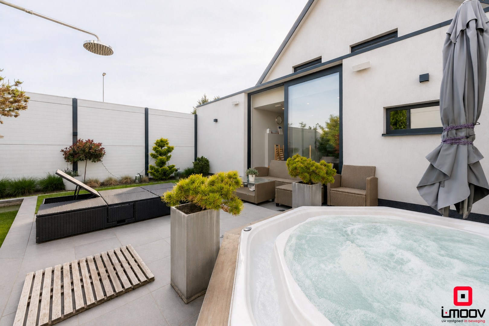 Energiezuinige villa met exclusieve wellness en polyvalent bijgebouw in Oostende 