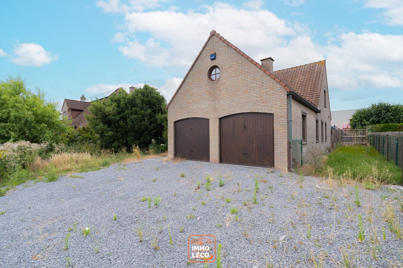 Villa semi "Plain-Pied" avec 2 garages, sur une parcelle de 759m², TOP POTENTIEL ! 