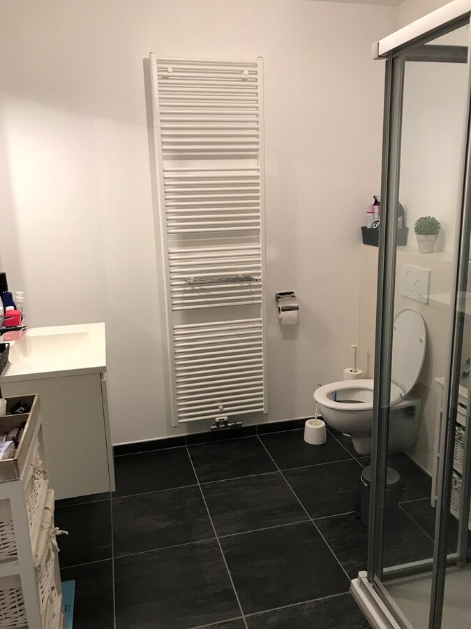 Ruim 2 slaapkamerappartement op de Markt in Houthulst 