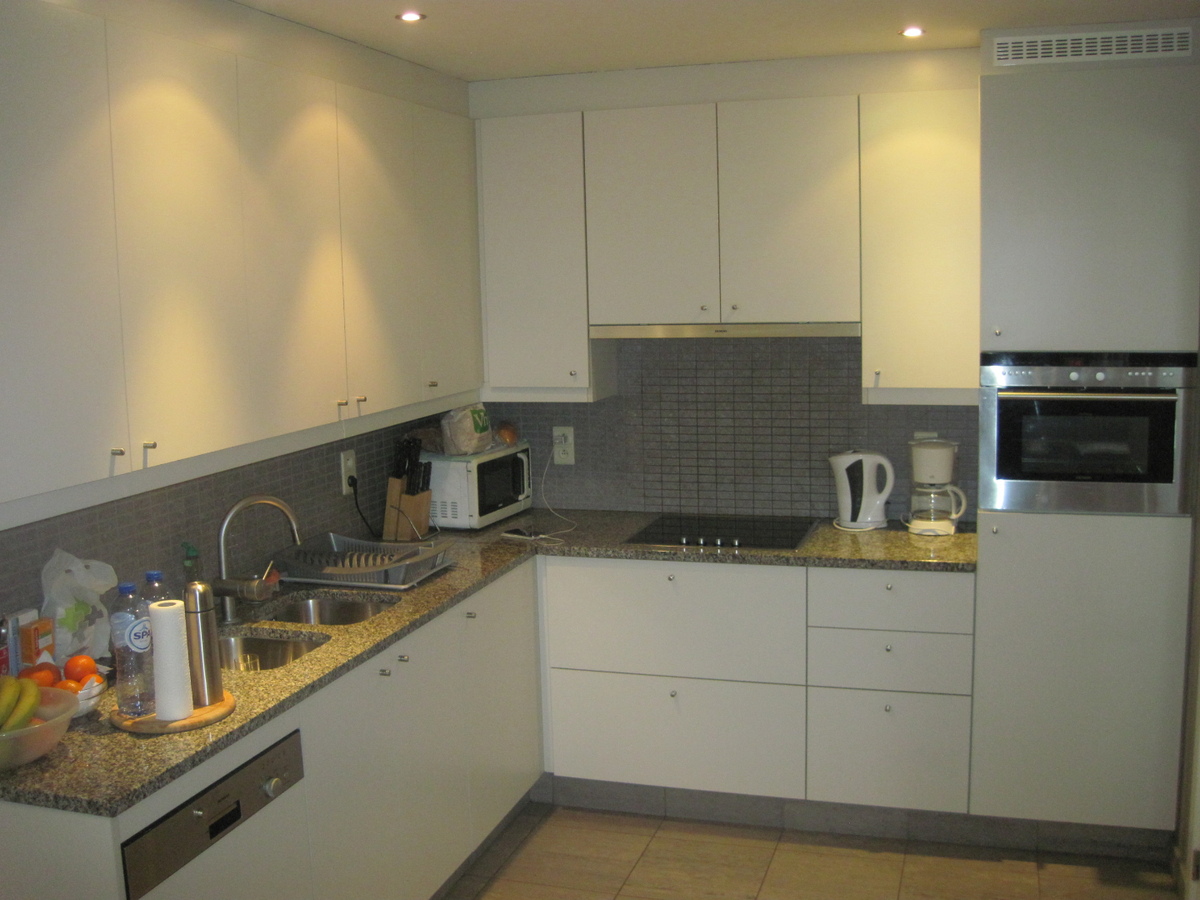 Gelijkvloers appartement. Aangenaam wonen ! 