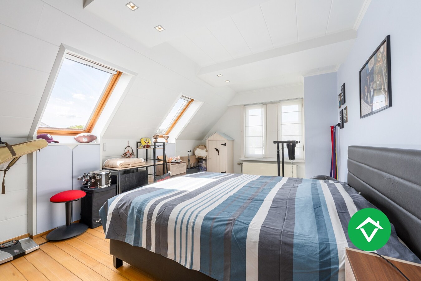 Alleenstaande woning met 5 slaapkamers en garage te Torhout 