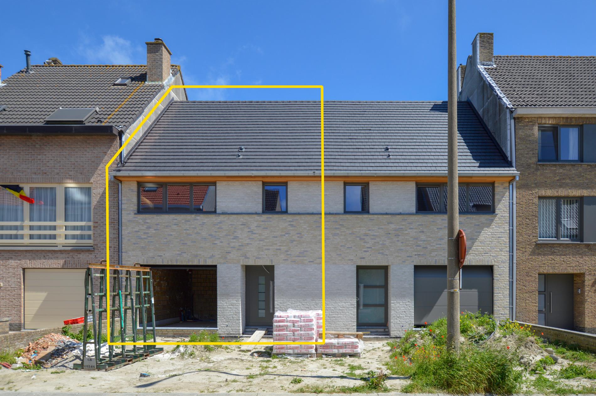 Schitterende nieuwbouwwoning te  Bredene met zongerichte tuin en garage 