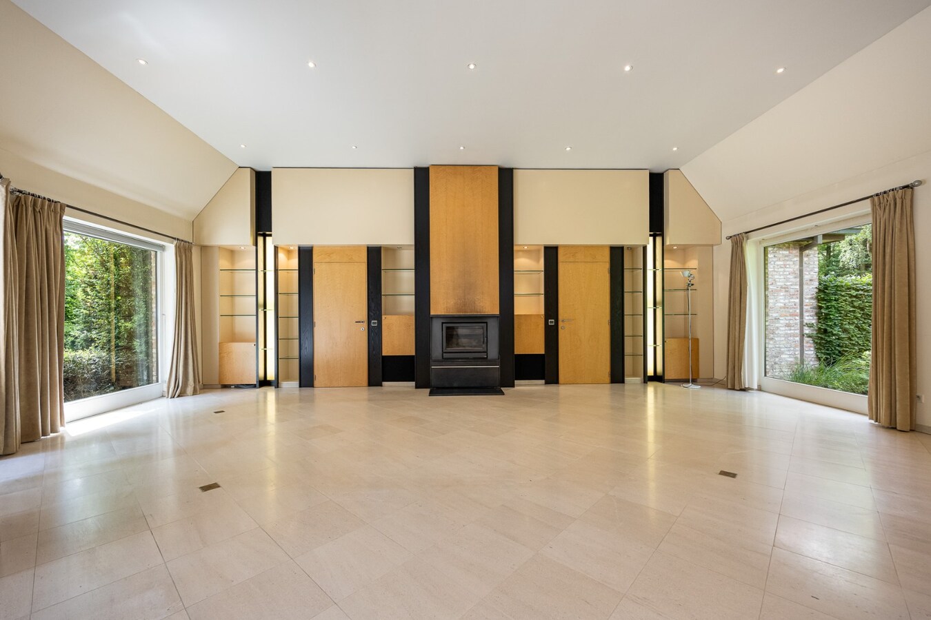Exclusieve villa met gelijkvloerse master suite, prachtige tuin en uitzonderlijk wooncomfort 