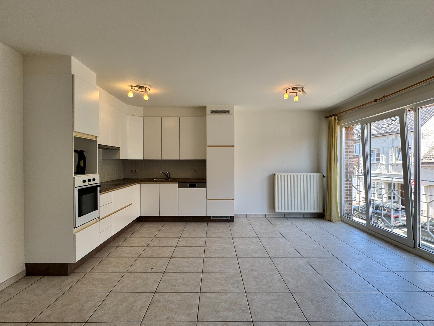 Appartement op de eerste verdieping met terras en garage te Zulte. 