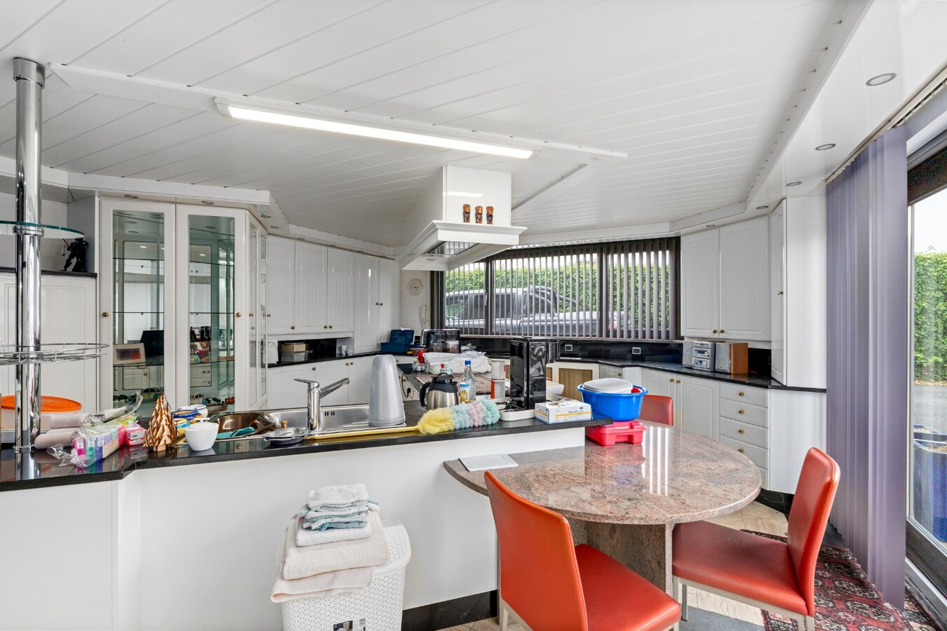 Veelzijdige bedrijfssite (4.082 m²) met 850 m² magazijn 