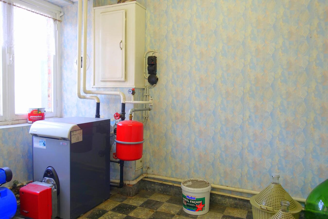 Ruime te renoveren woning 