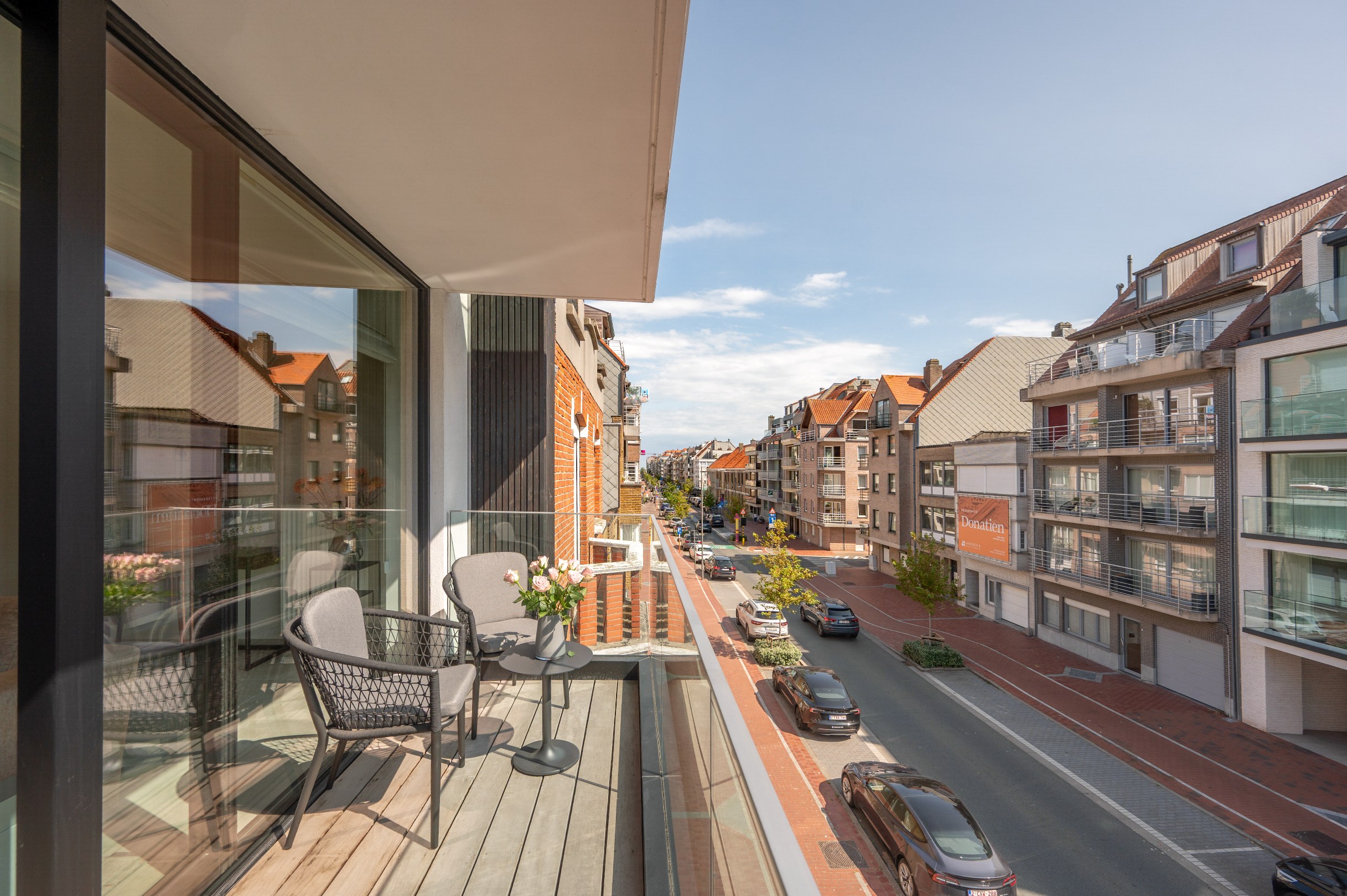 Appartement spacieux et récent (2021) situé sur l'avenue Paul Parmentier à Knokke. 