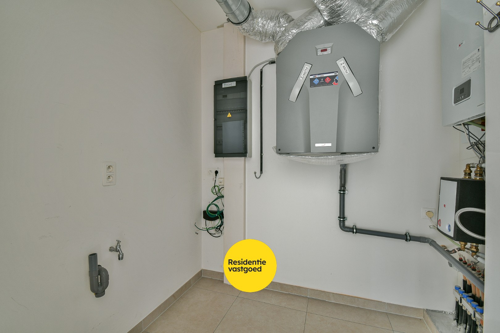 Prachtige assistentiewoning in hartje Aartrijke 