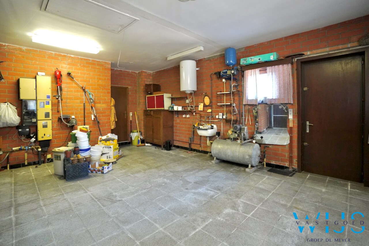 Zeer ruim woonhuis op een prachtig perceel van 1.955 m² in Lembeke 