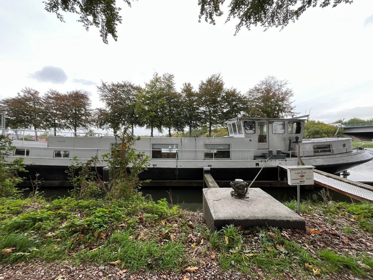 Wonen op het water – Woonboot op de Zuid-Willemsvaart 