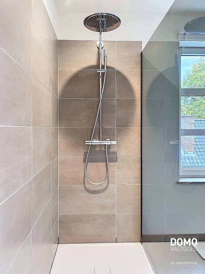 INSTAPKLARE GEZINSWONING MET 3 (MOGELIJK 4) SLAAPKAMERS EN EPC - LABEL A TE NEEROETEREN 