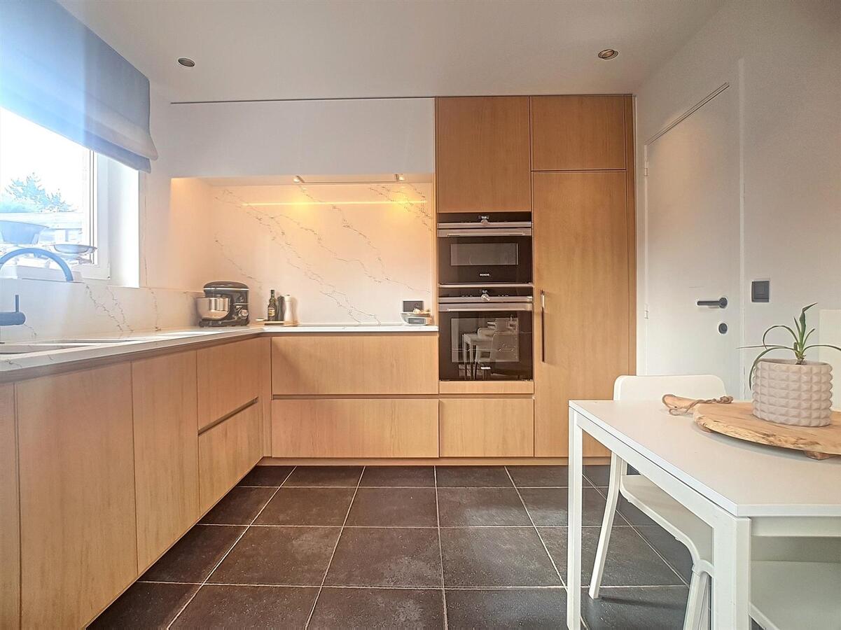 Zeer knappe gezinswoning met tuin, garage &amp; oprit - Lissewege 