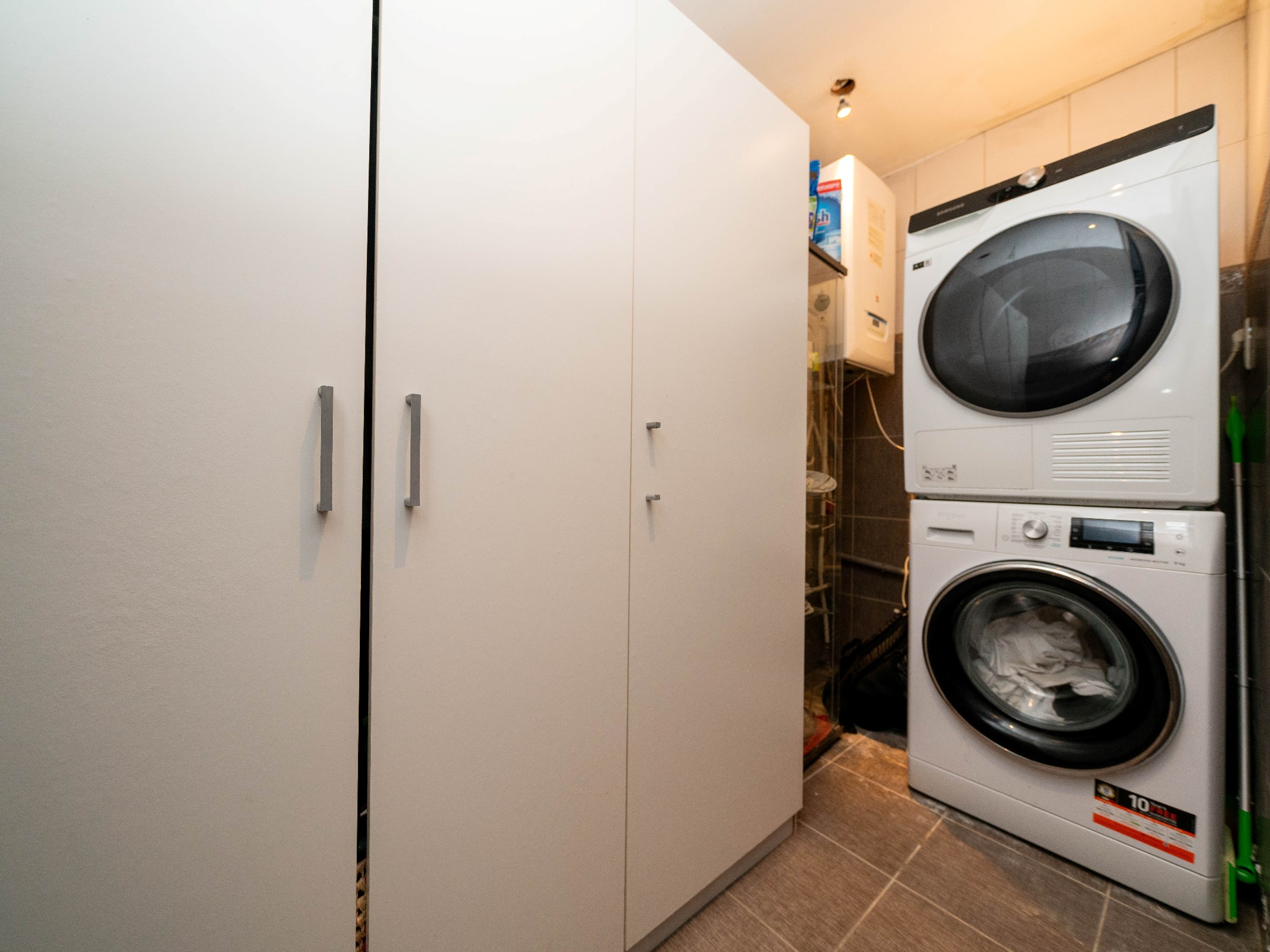 Ruime woning met 5 kamers, 4 badkamers en tuin 