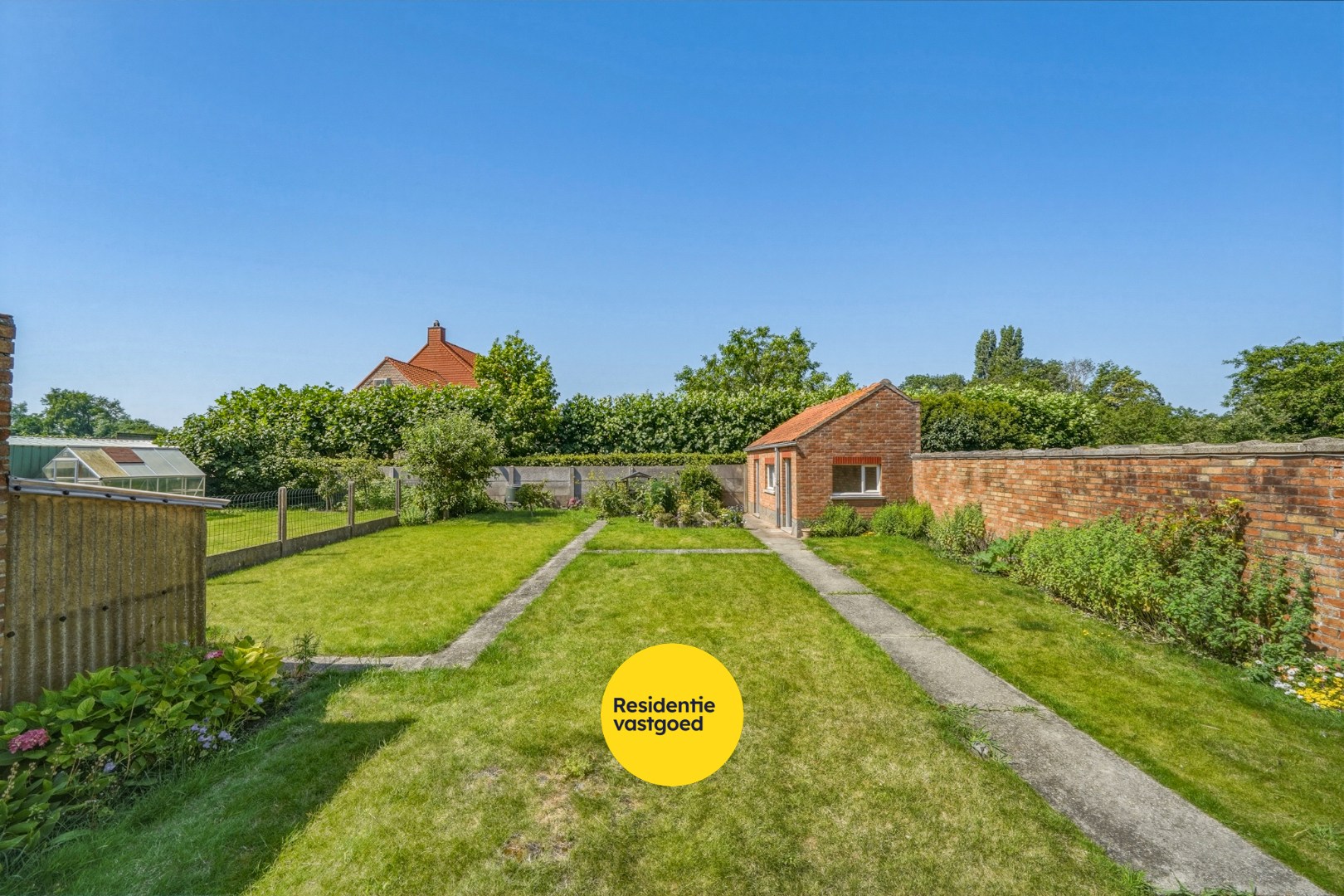 Ruime halfopen woning met 4 slaapkamers, tuin en garage 