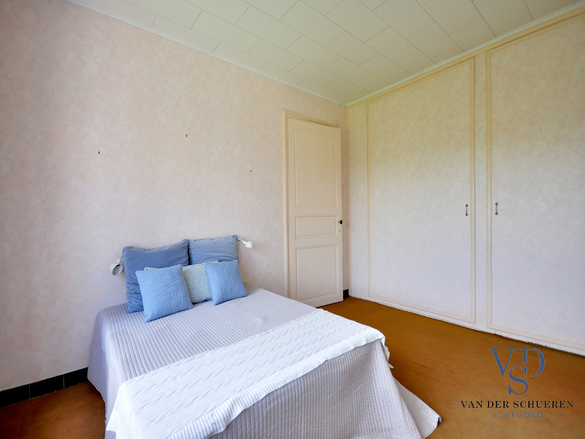 Degelijke en stijlvolle herenwoning. Uitstekend gelegen ! 