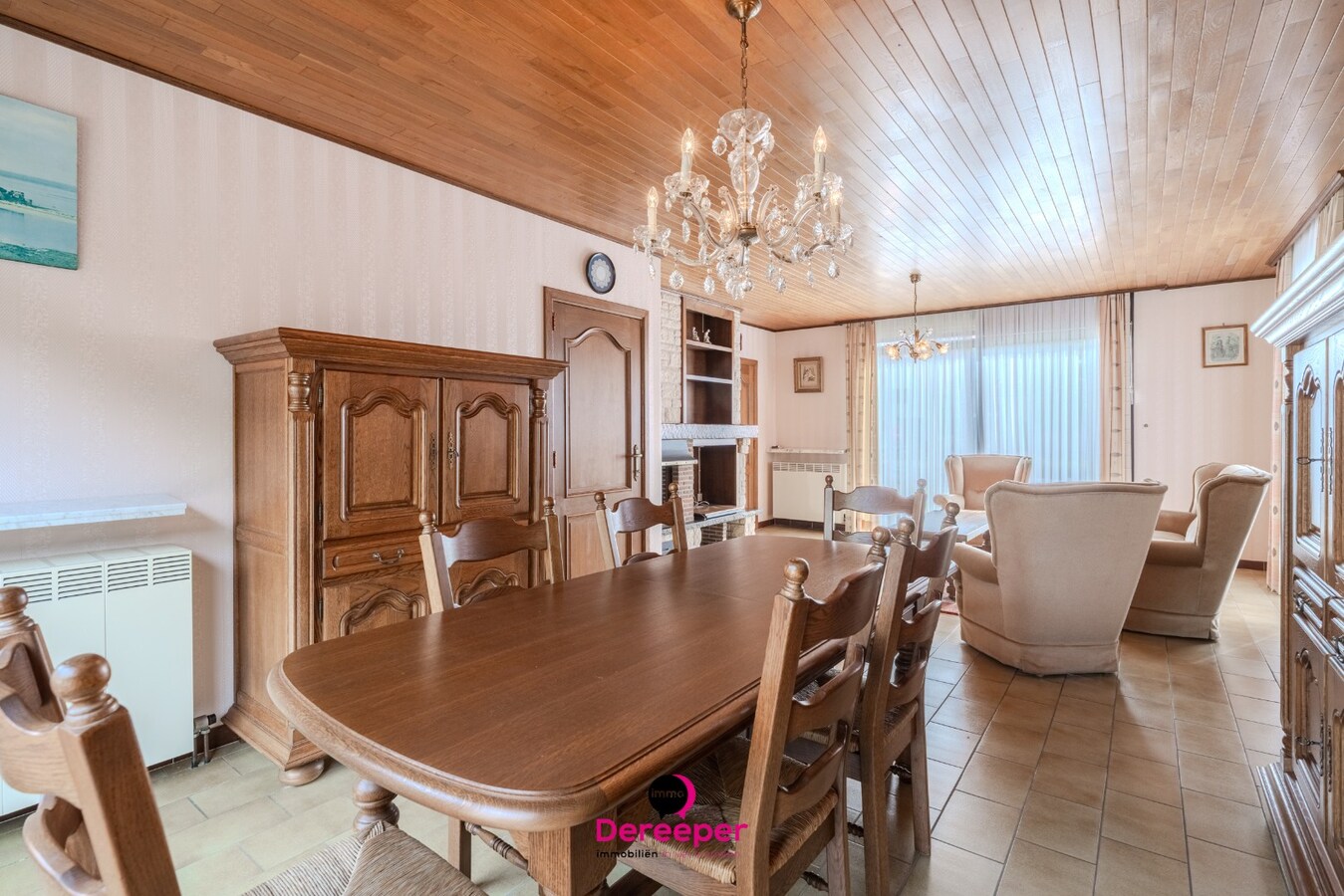 Te renoveren bungalow op ruim perceel van 678 m² 