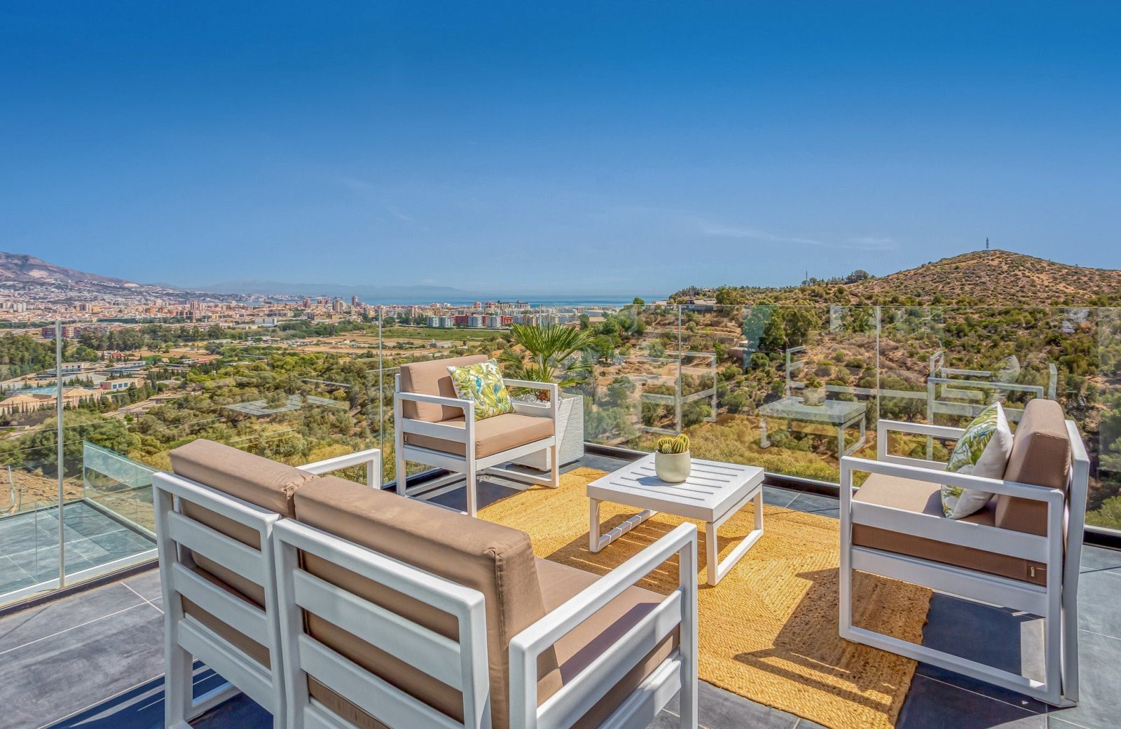 Je eigen rooftop bar met deze spectaculaire Penthouse te Mijas (Malaga) Spanje 