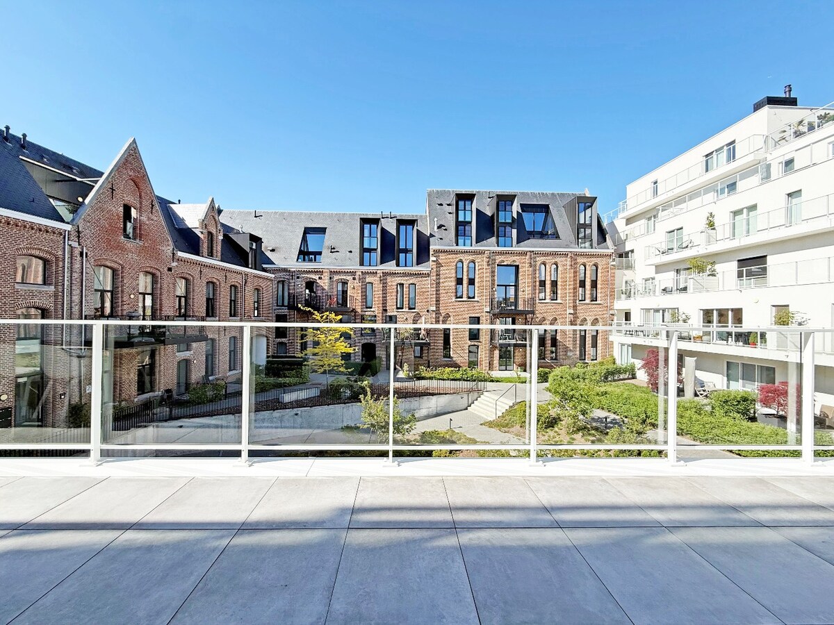 Nieuw appartement met riant terras en garage te centrum Zottegem 