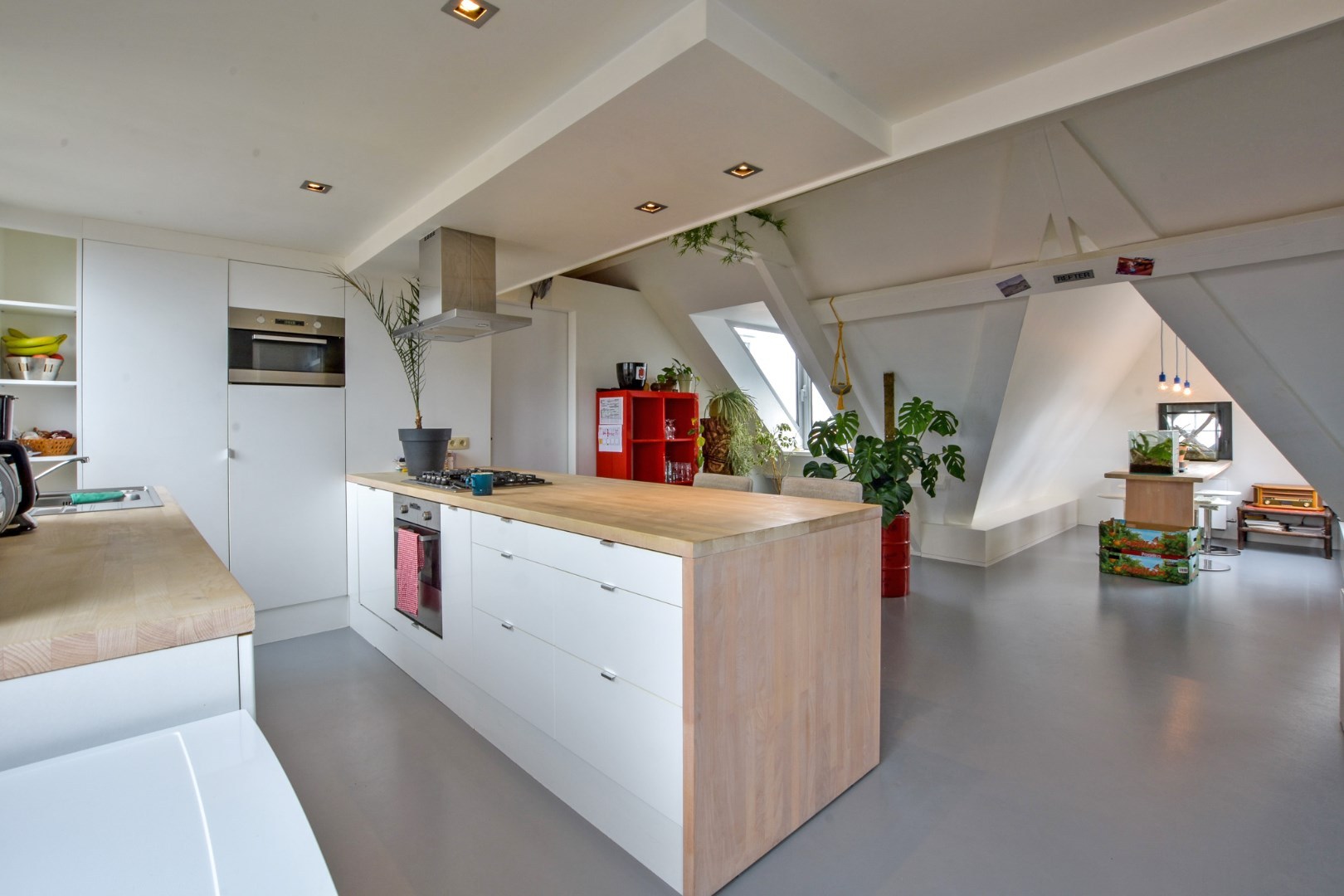Prachtig dakappartement (loft-stijl) 68 m², gelegen op het Marktplein. 
