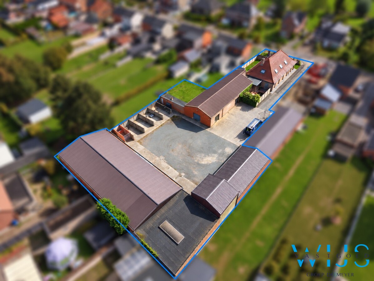Royaal wonen met maar liefst 910 m² aan multifunctionele bijgebouwen! 