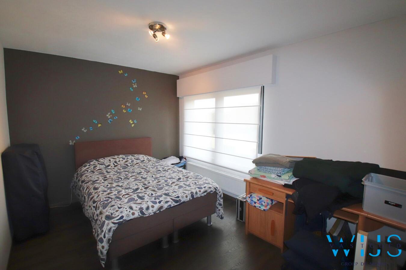 Tot in de puntjes gerenoveerde halfopen bebouwing met lounge gedeelte! 