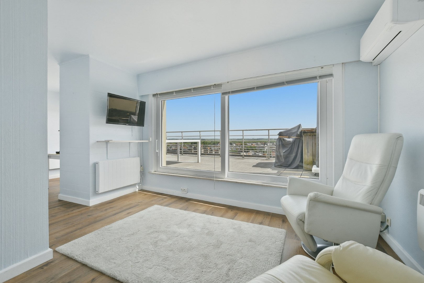 Uniek dakappartement met zonnige ligging en indrukwekkende vergezichten te Wenduine! 