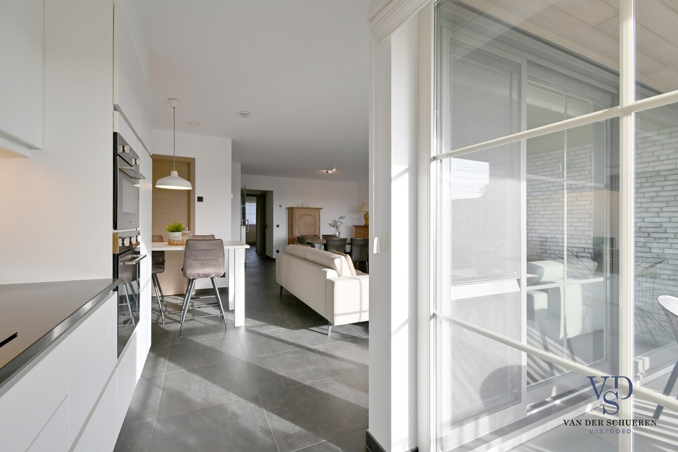 Luxueus, tijdloos wonen in Dikkelvenne. 